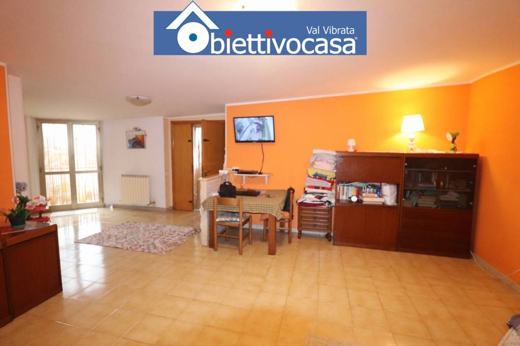 appartamento in vendita a Sant'Omero in zona Garrufo