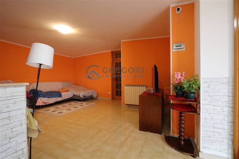 appartamento in vendita a Sant'Omero in zona Garrufo