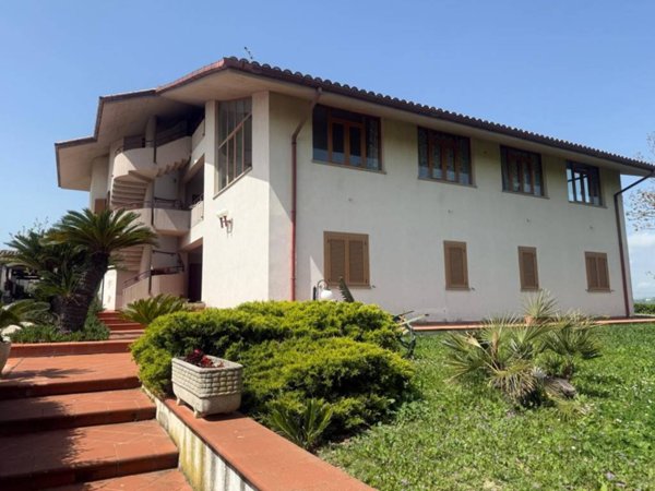 casa indipendente in vendita a Sant'Omero