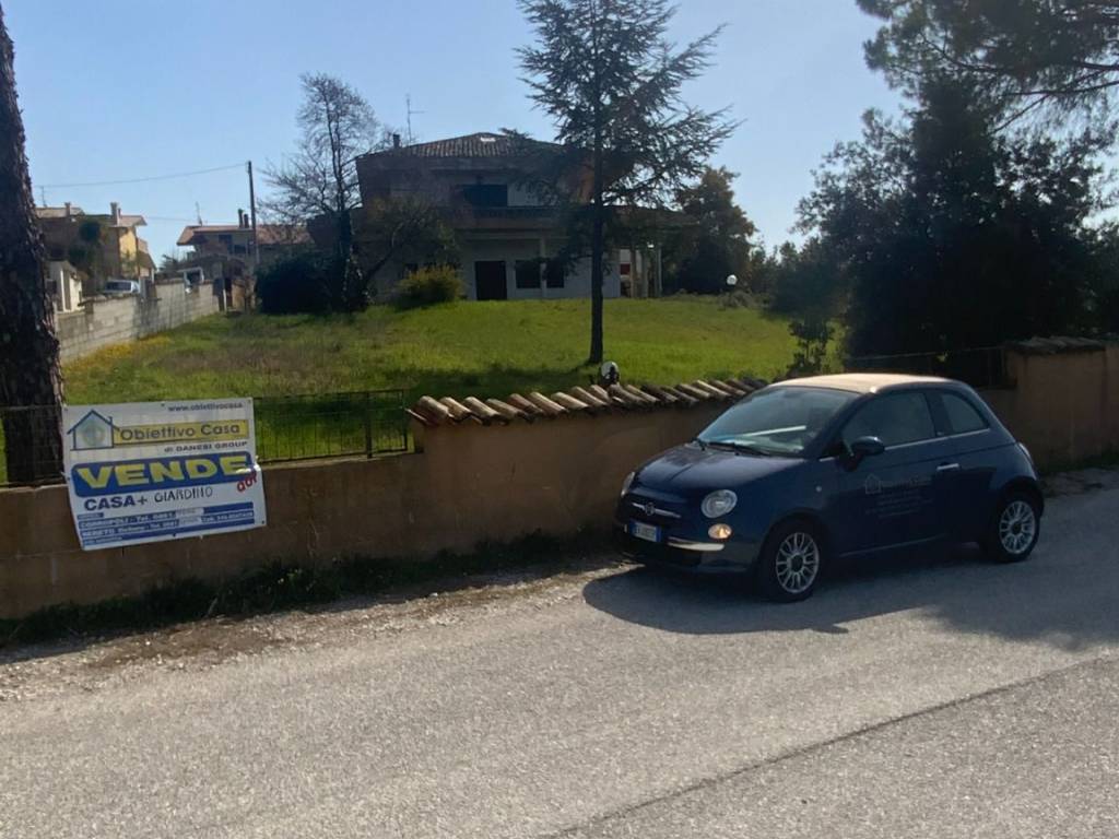 casa indipendente in vendita a Sant'Omero