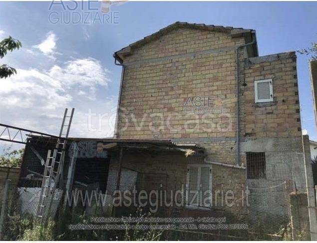 appartamento in vendita a Sant'Omero in zona Case Alte