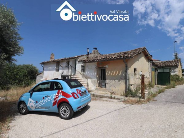 casa indipendente in vendita a Sant'Omero