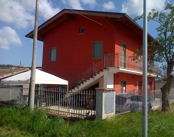 appartamento in vendita a Sant'Omero in zona Barracche