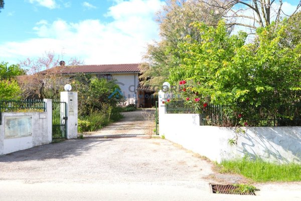 casa indipendente in vendita a Sant'Omero