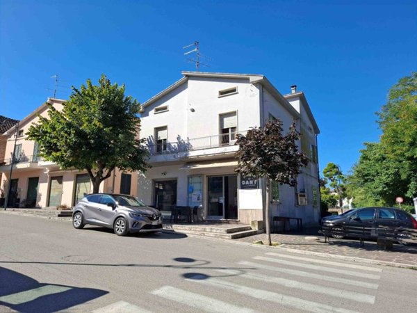 casa indipendente in vendita a Sant'Omero
