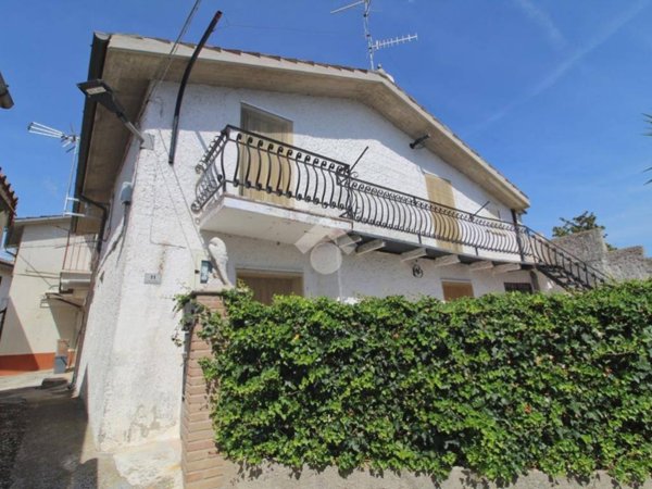 casa semindipendente in vendita a Sant'Omero in zona Case Alte