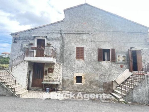 casa indipendente in vendita a Sant'Omero