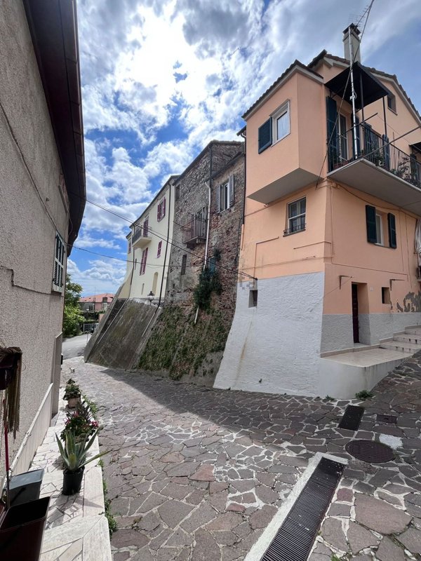 casa indipendente in vendita a Sant'Omero