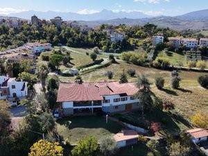 casa indipendente in vendita a Sant'Omero