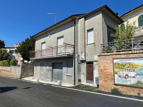 casa indipendente in vendita a Sant'Omero in zona Poggio Morello