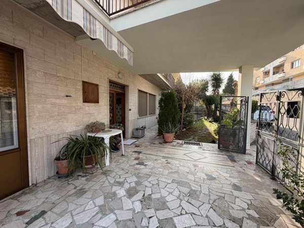 casa indipendente in vendita a Sant'Omero