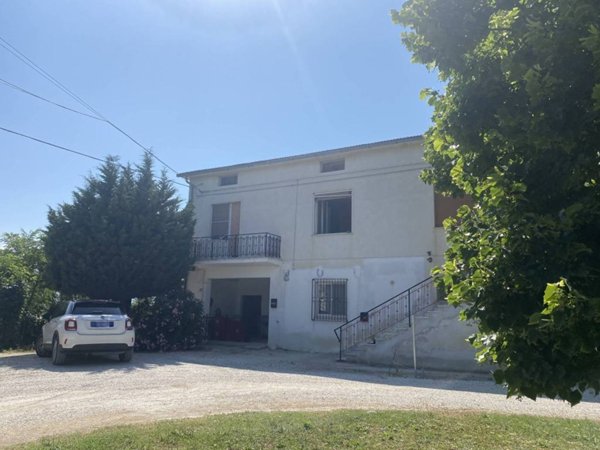 casa indipendente in vendita a Sant'Omero in zona Poggio Morello