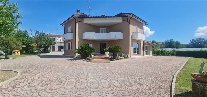 casa indipendente in vendita a Sant'Omero