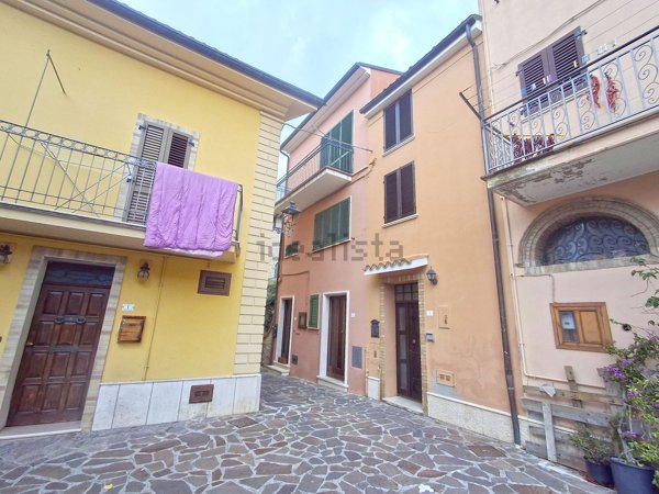 casa indipendente in vendita a Sant'Omero