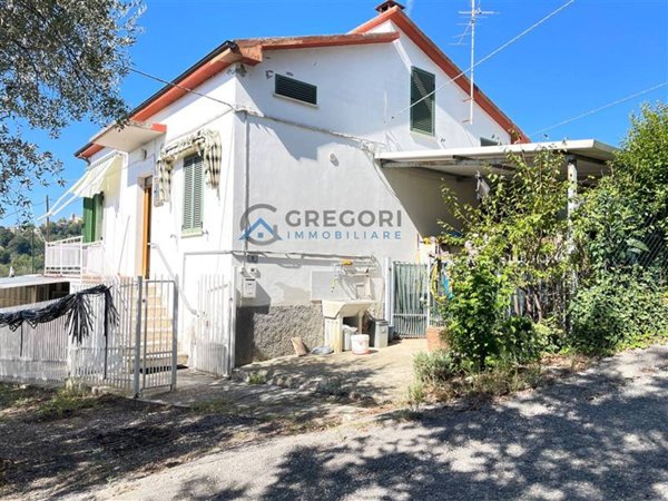 casa indipendente in vendita a Sant'Omero in zona Case Alte