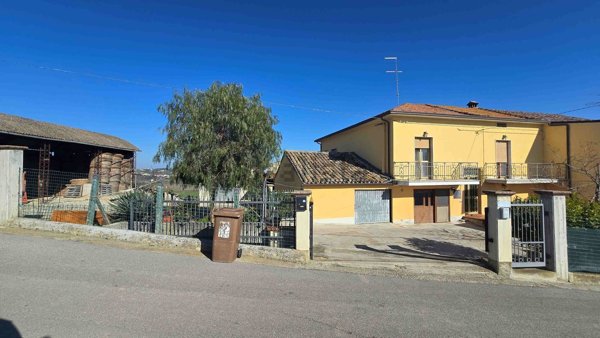 appartamento in vendita a Sant'Omero in zona Poggio Morello