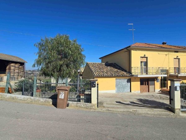 casa indipendente in vendita a Sant'Omero in zona Poggio Morello