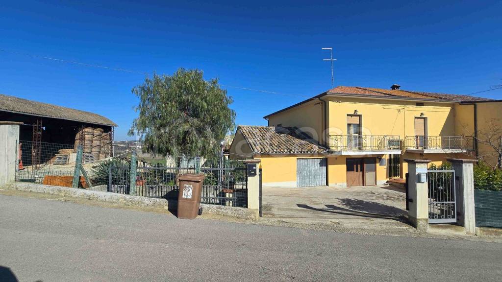casa indipendente in vendita a Sant'Omero in zona Poggio Morello