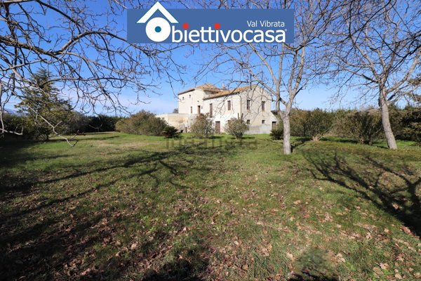 casa indipendente in vendita a Sant'Omero