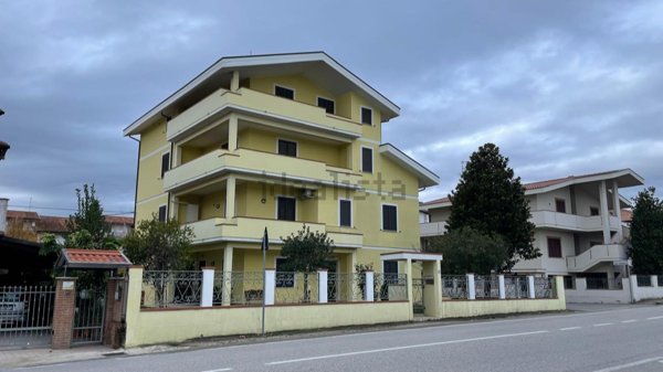 casa indipendente in vendita a Sant'Omero in zona Garrufo