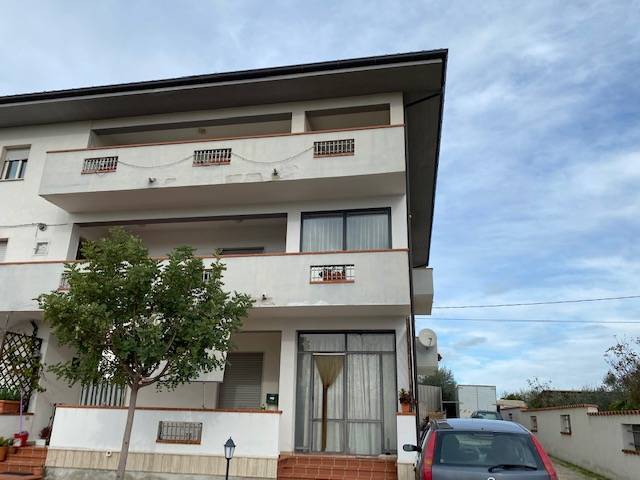 appartamento in vendita a Sant'Omero in zona Garrufo