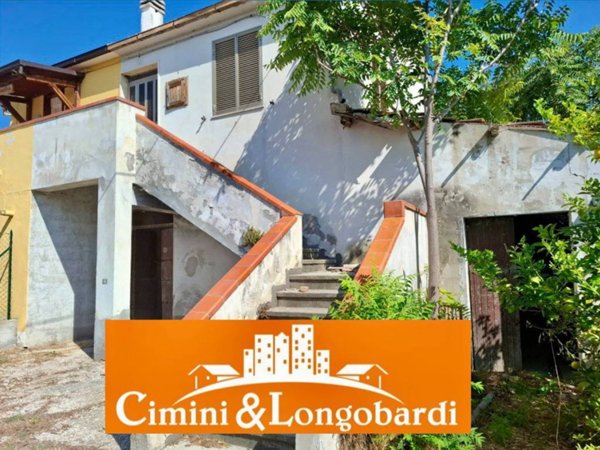 casa indipendente in vendita a Sant'Omero