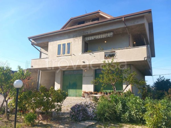 casa indipendente in vendita a Sant'Omero in zona Poggio Morello