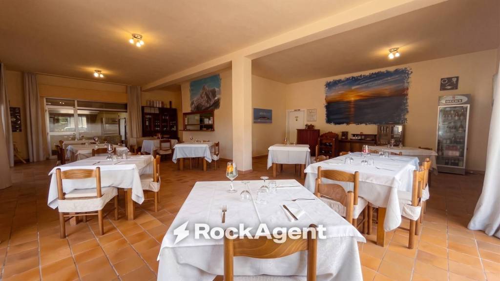 casa indipendente in vendita a Sant'Omero in zona Villa Ricci