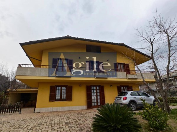 casa indipendente in vendita a Sant'Omero