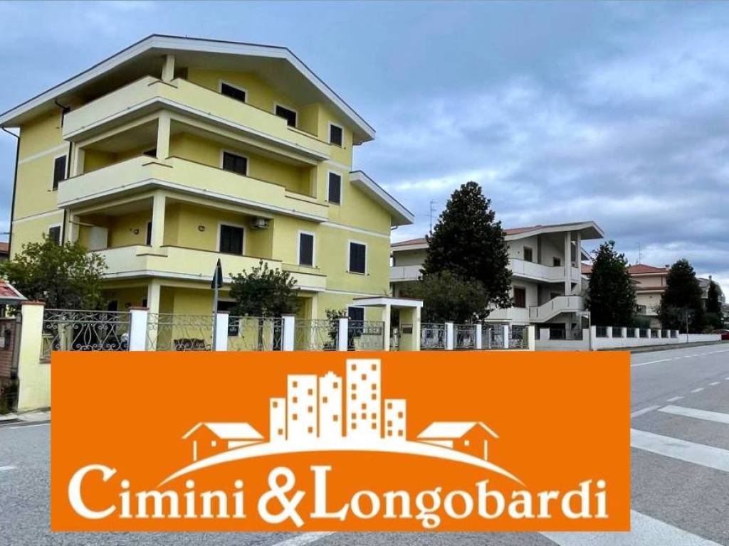 casa indipendente in vendita a Sant'Omero in zona Garrufo