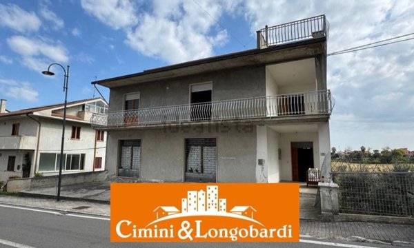 casa indipendente in vendita a Sant'Omero in zona Casette