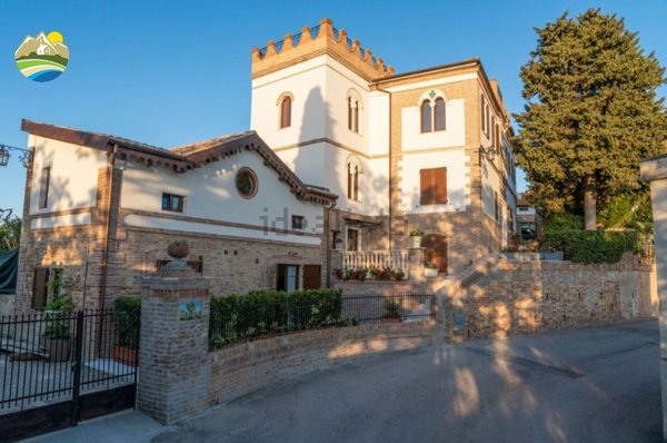 casa indipendente in vendita a Sant'Omero in zona Poggio Morello