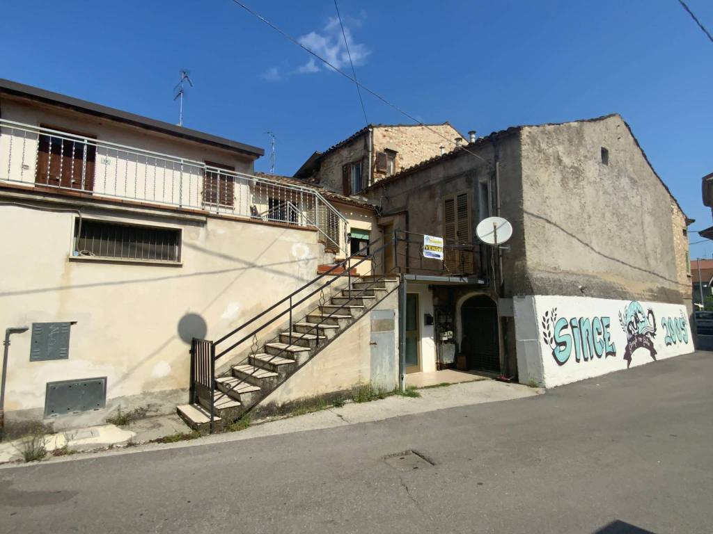 appartamento in vendita a Sant'Omero in zona Garrufo