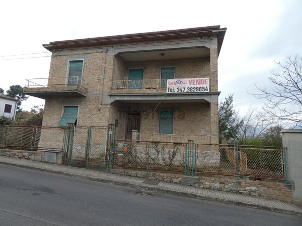 casa indipendente in vendita a Sant'Omero in zona Poggio Morello