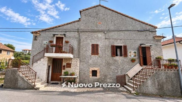 casa indipendente in vendita a Sant'Omero in zona Casette