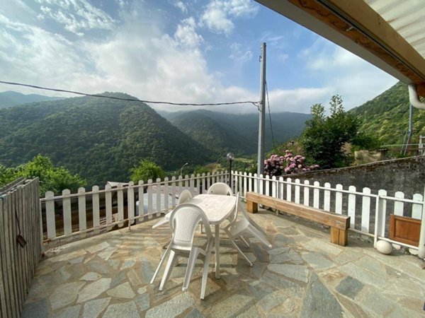 casa indipendente in vendita a Roccaforte Mondovì in zona Prea