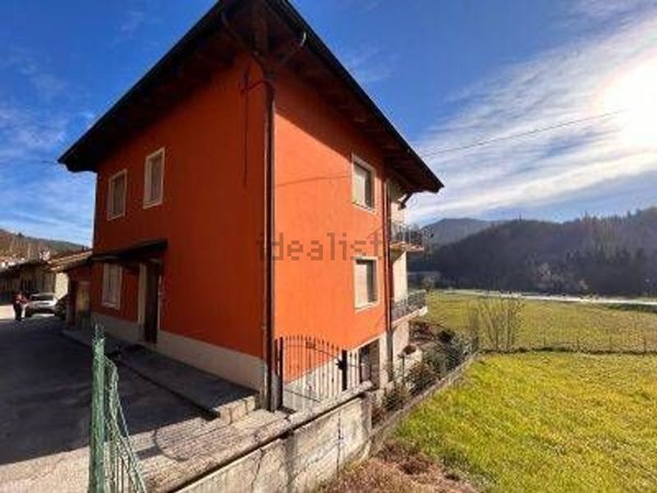 casa indipendente in vendita a Roccaforte Mondovì in zona Lurisia