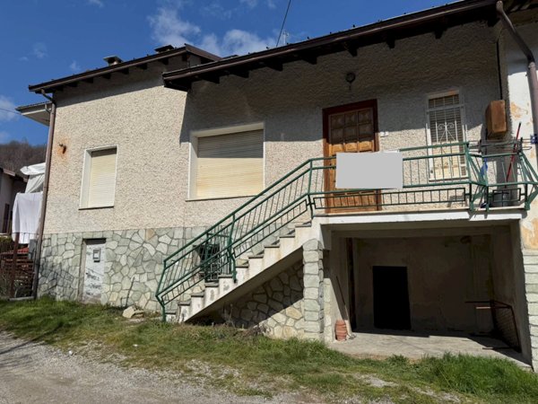 casa indipendente in vendita a Roccaforte Mondovì in zona Lurisia