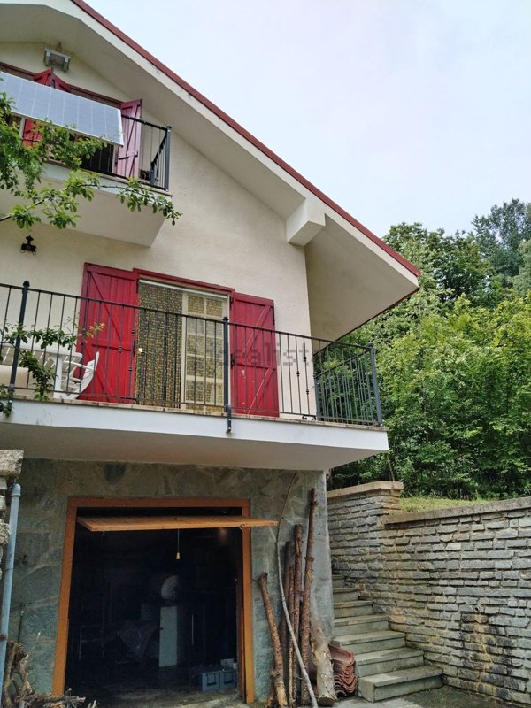 casa indipendente in vendita a Roccaforte Mondovì in zona Lurisia