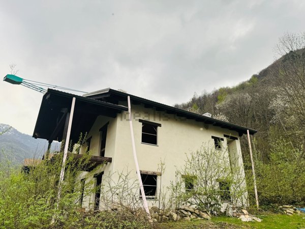 casa indipendente in vendita a Roccaforte Mondovì in zona Prea