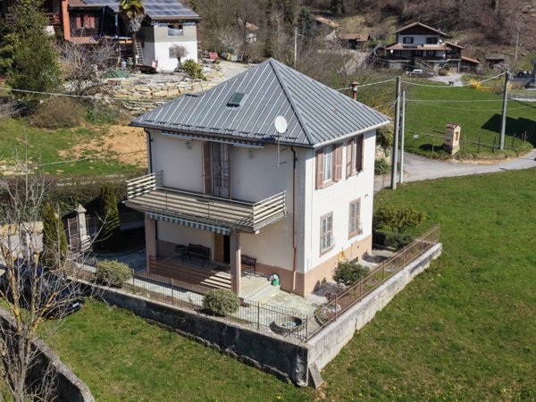 casa indipendente in vendita a Roccaforte Mondovì in zona Lurisia
