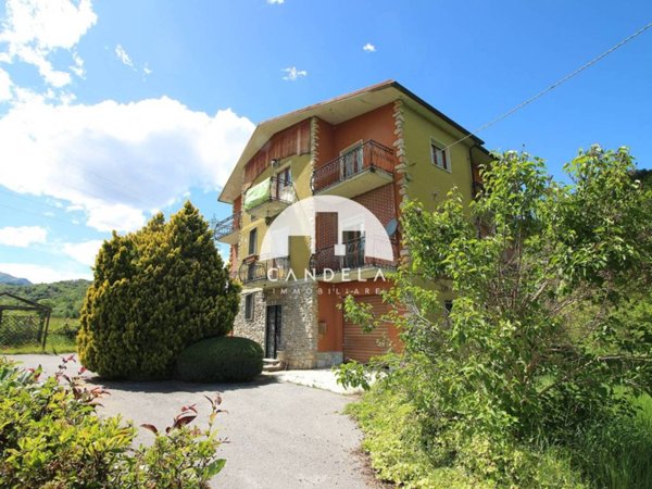 casa indipendente in vendita a Roccaforte Mondovì in zona Prea