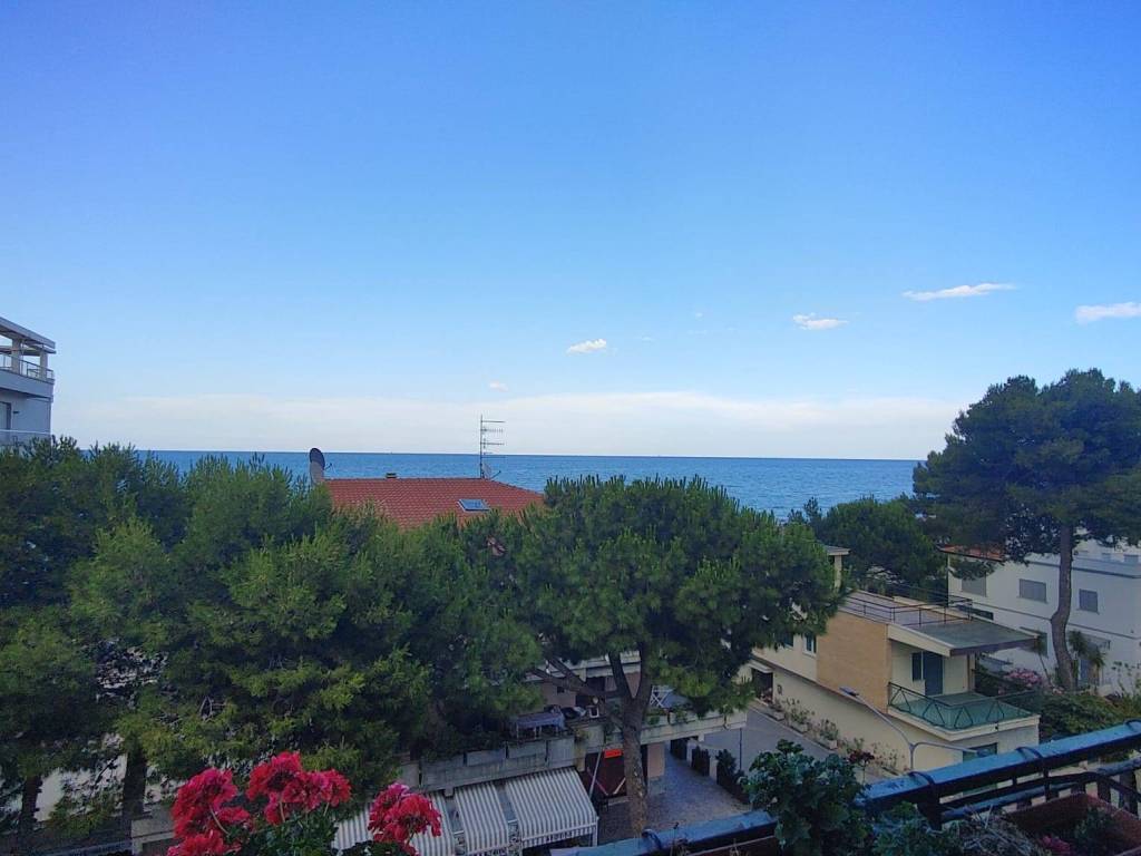appartamento in vendita a Silvi in zona Silvi Marina
