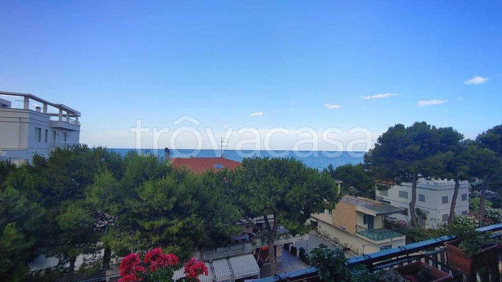 appartamento in vendita a Silvi in zona Silvi Marina