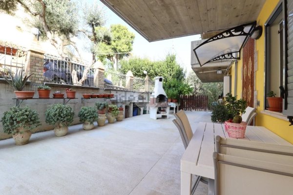casa indipendente in vendita a Silvi
