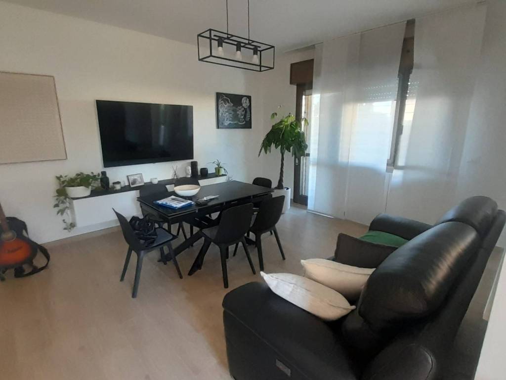 appartamento in vendita a Silvi in zona Silville