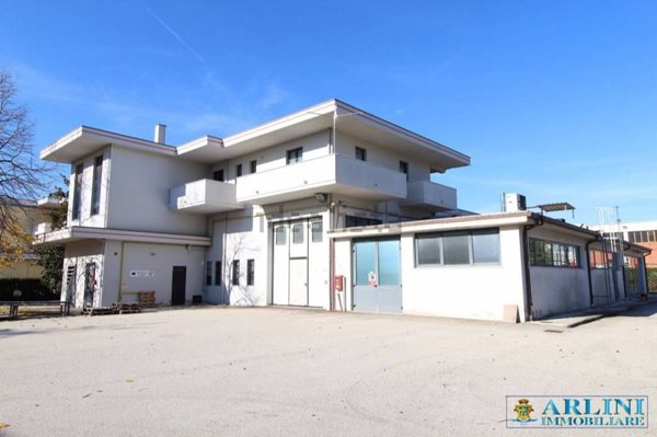 capannone in vendita a Silvi in zona Silvi Marina