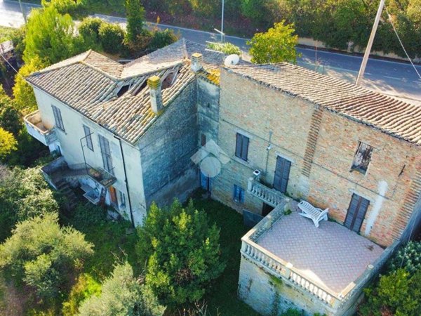 casa indipendente in vendita a Silvi in zona Silvi Marina