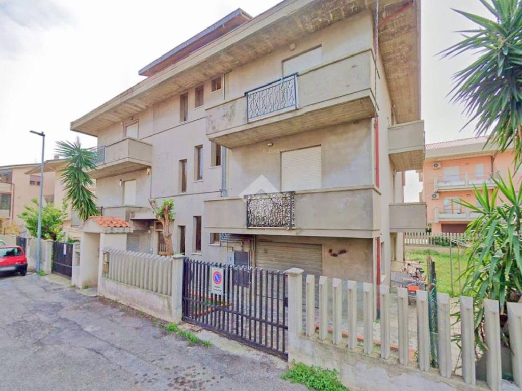 appartamento in vendita a Silvi in zona Silvi Marina