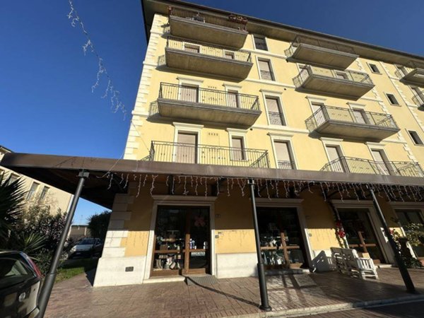 negozio in vendita a Silvi in zona Silvi Marina